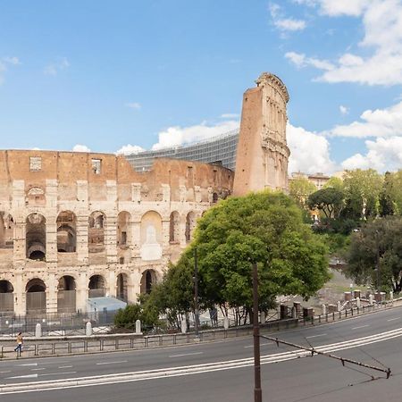 Iflat Unforgettable In Front Of Colosseum Roma Exterior foto